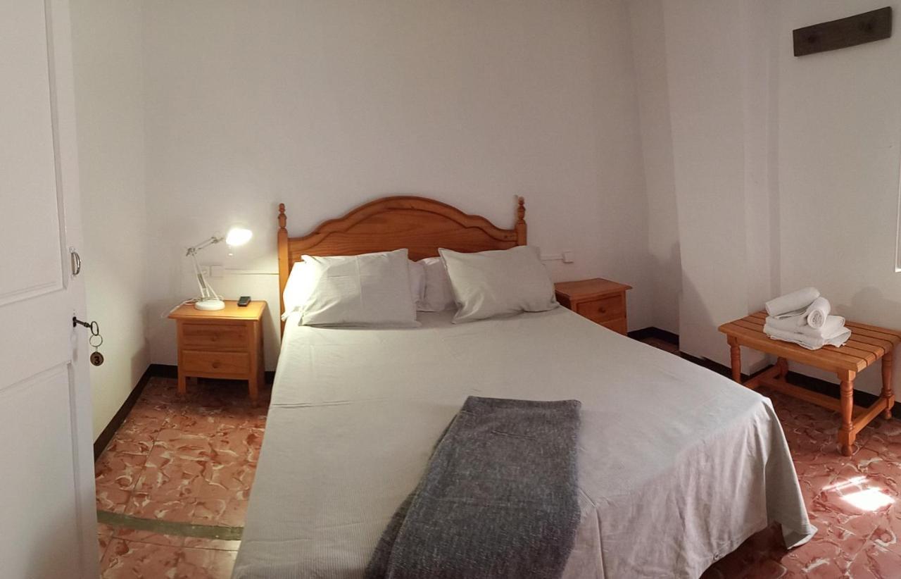لا بوبلا دي لايليت Hostal Fonda Cerdanya المظهر الخارجي الصورة